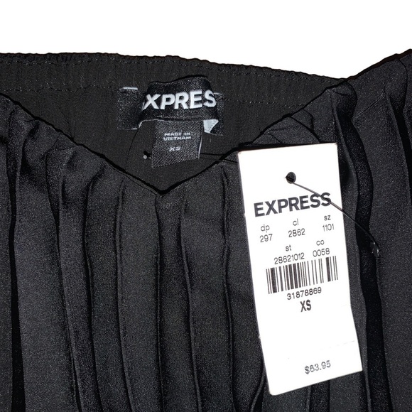 EXPRESS PLEATED PUFF SLEEVE TOP - Picture 4 of 6